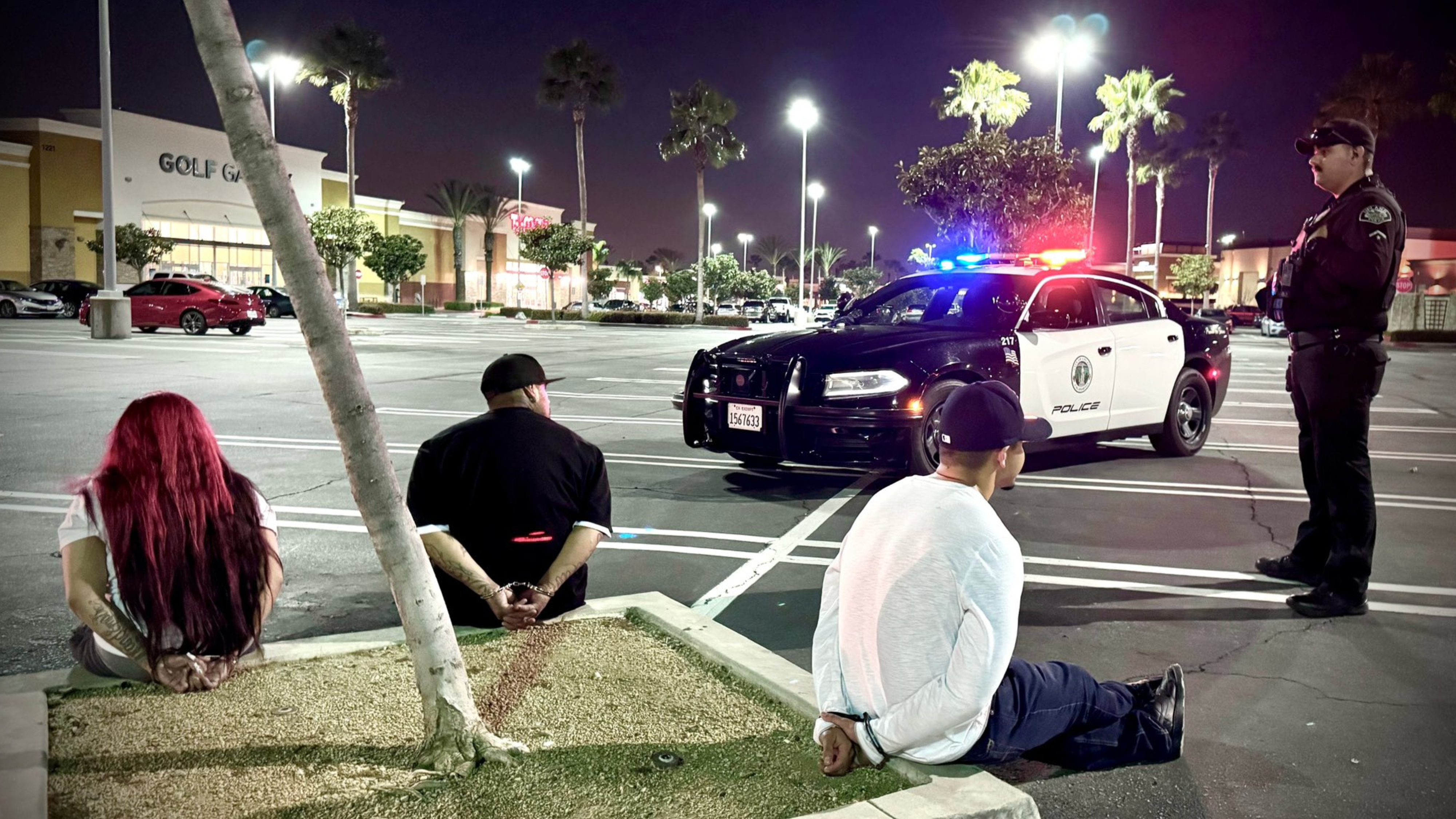 Police Warn of "Hugging Robbers" Targeting People in Southern California